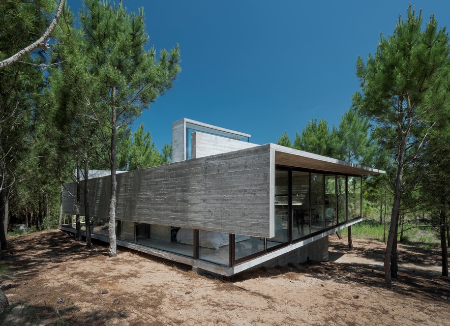 Luciano Kruk, casa L4, L4 house, residence, Costa Esmeralda, Buenos Aires, 2015, concrete, pool