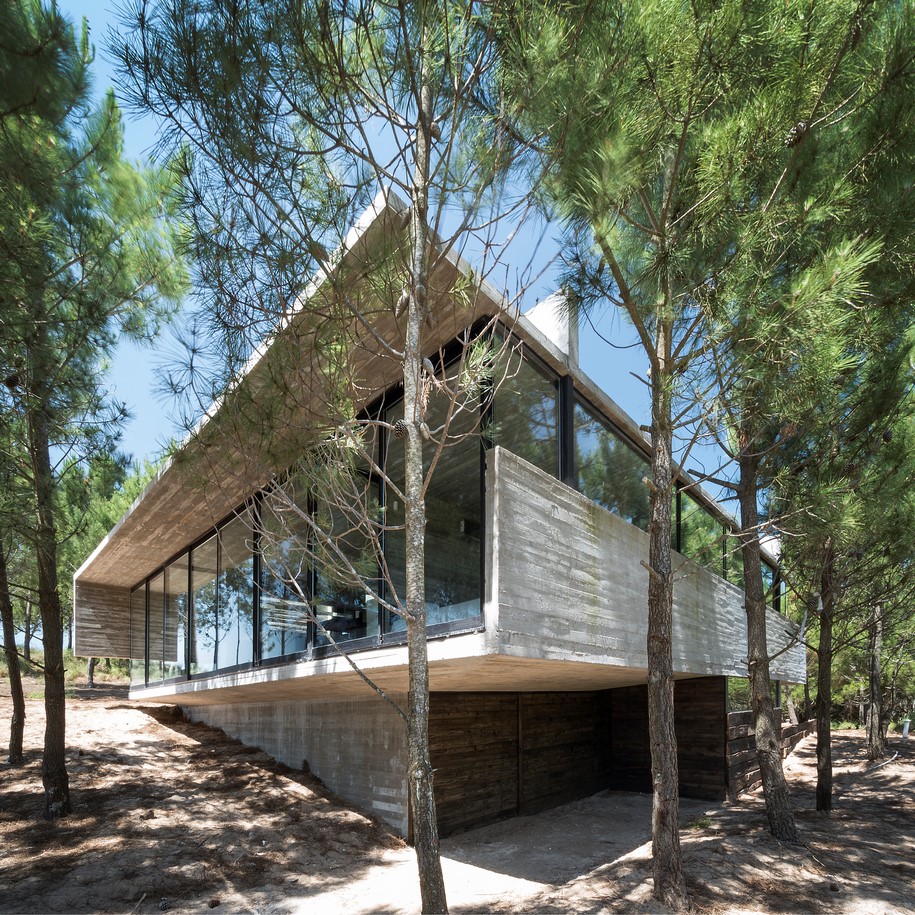 Luciano Kruk, casa L4, L4 house, residence, Costa Esmeralda, Buenos Aires, 2015, concrete, pool