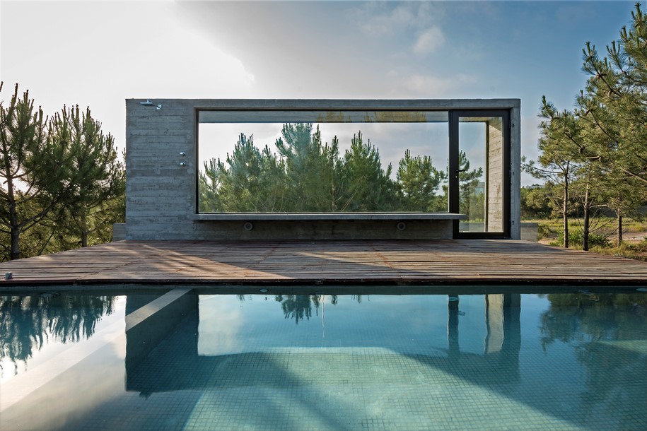 Luciano Kruk, casa L4, L4 house, residence, Costa Esmeralda, Buenos Aires, 2015, concrete, pool