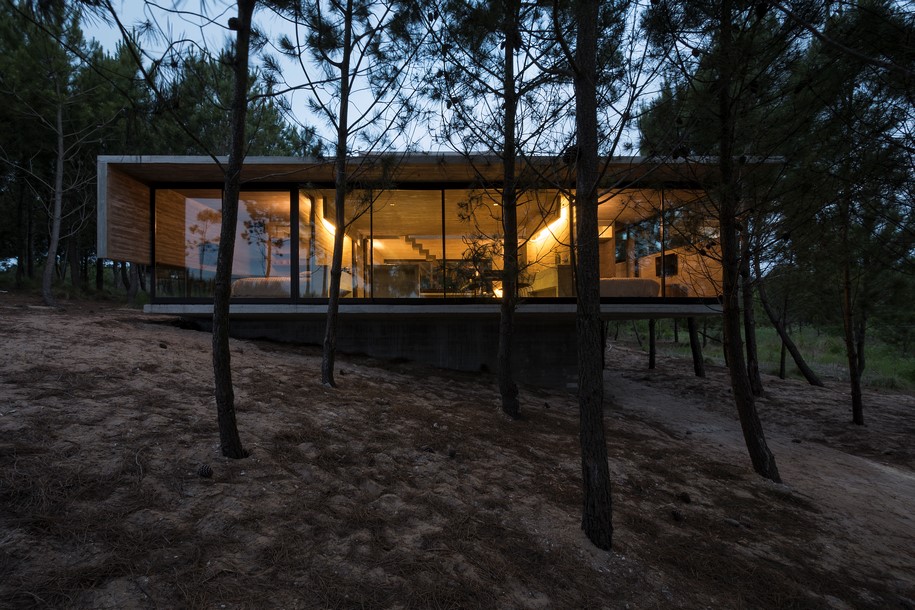 Luciano Kruk, casa L4, L4 house, residence, Costa Esmeralda, Buenos Aires, 2015, concrete, pool