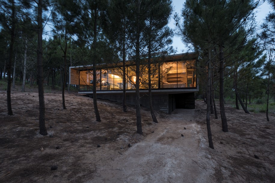 Luciano Kruk, casa L4, L4 house, residence, Costa Esmeralda, Buenos Aires, 2015, concrete, pool