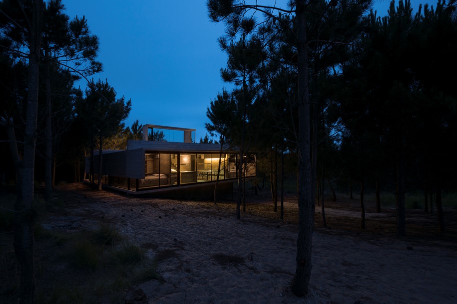 Luciano Kruk, casa L4, L4 house, residence, Costa Esmeralda, Buenos Aires, 2015, concrete, pool