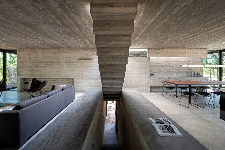 Luciano Kruk, casa L4, L4 house, residence, Costa Esmeralda, Buenos Aires, 2015, concrete, pool