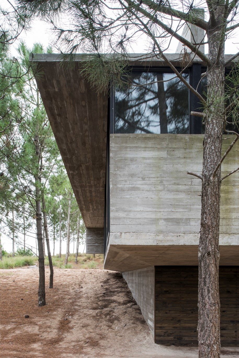 Luciano Kruk, casa L4, L4 house, residence, Costa Esmeralda, Buenos Aires, 2015, concrete, pool