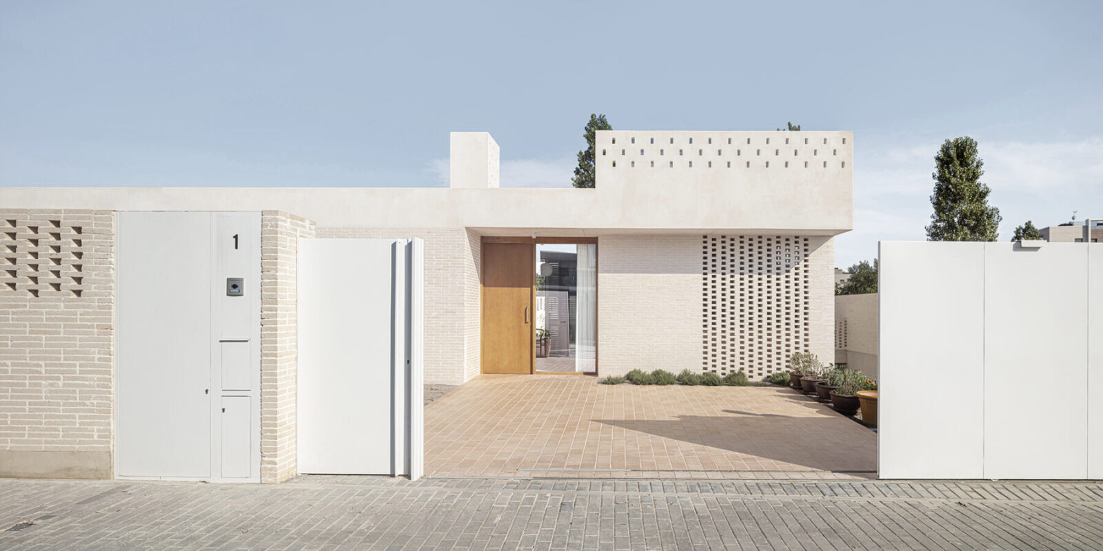 Archisearch An urban refuge. Patio-house in Salou by NUA arquitectures