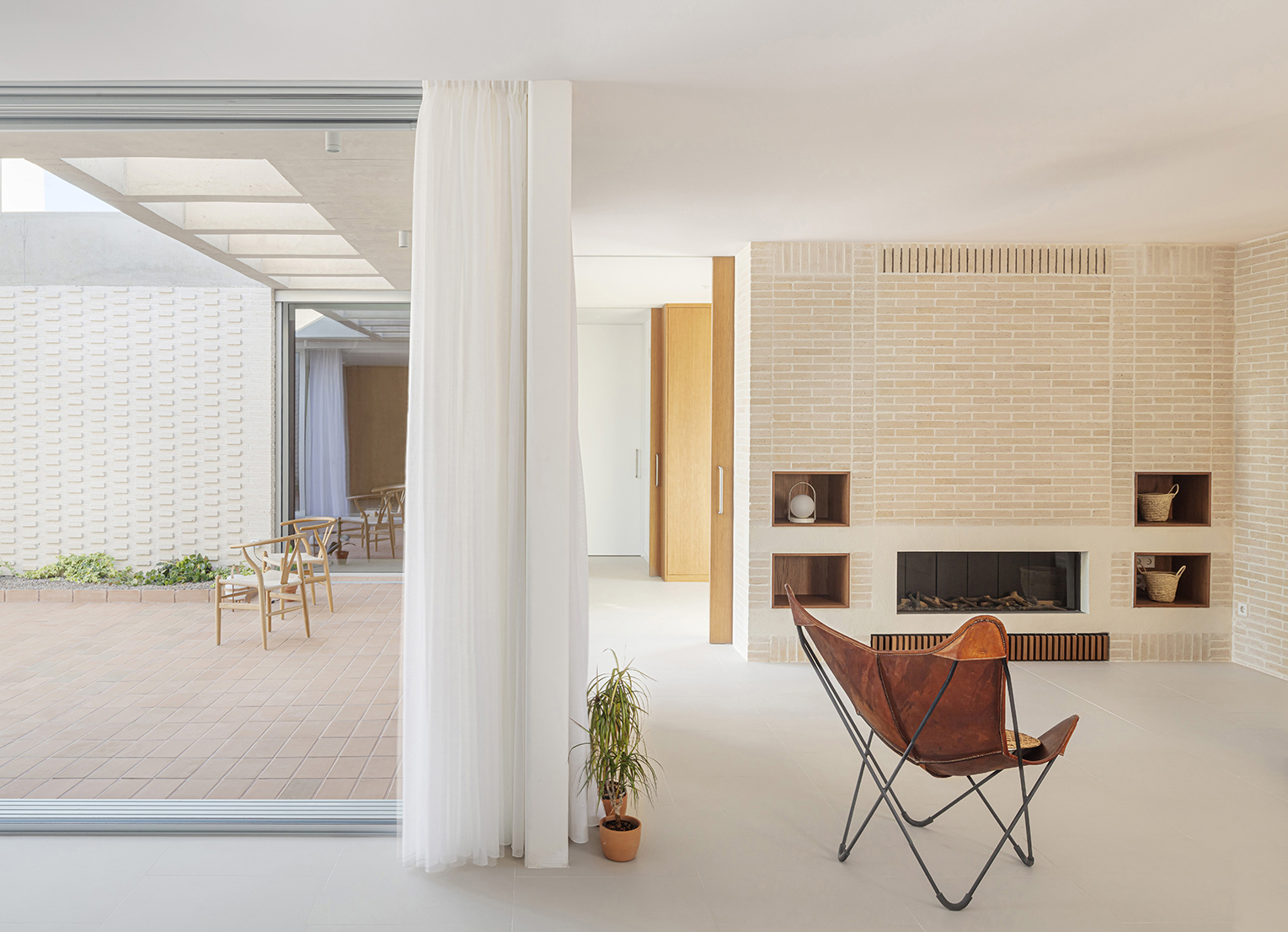 Archisearch An urban refuge. Patio-house in Salou by NUA arquitectures