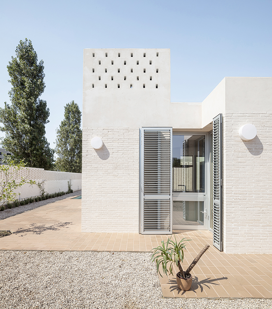 Archisearch An urban refuge. Patio-house in Salou by NUA arquitectures