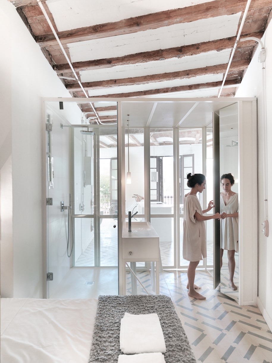 Lightslice, Cometa Architects, Victor Gonzalez Marti, Faidra Matziaraki, Barcelona, interior design, interiors, interior architecture, εσωτερική διακόσμηση, αρχιτεκτονική εσωτερικών χώρων, flat, redesign, reconstruction, house, residential, reform, refurbishment, ανακαίνιση, διαμέρισμα, κατοικία