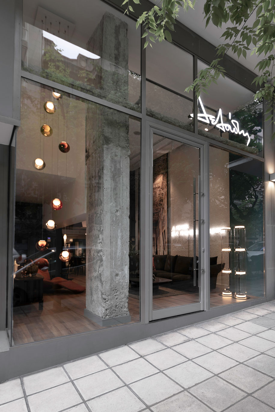 Archisearch New Deloudis showroom in Thessaloniki