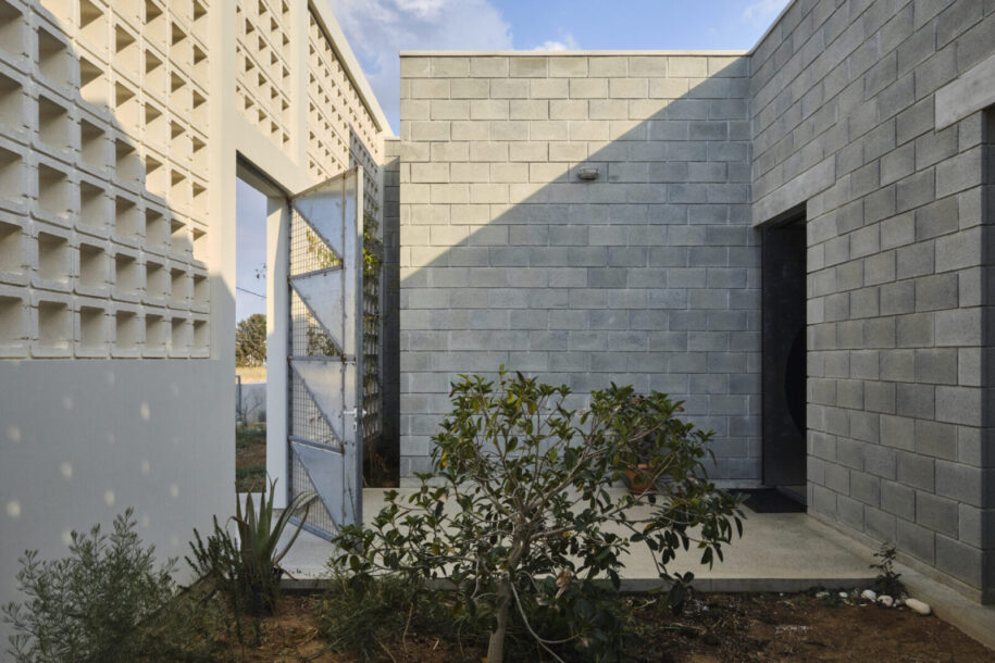 Archisearch House with Four Gardens in Nicosia, Cyprus | draftworks* architects