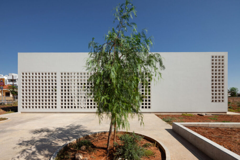 Archisearch House with Four Gardens in Nicosia, Cyprus | draftworks* architects