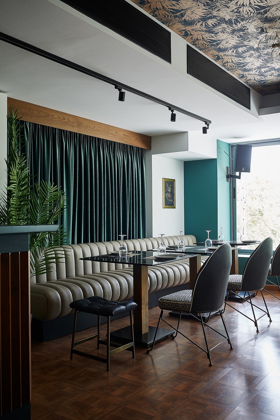 Archisearch G2lab architects designed Eleven bar restaurant in Arta