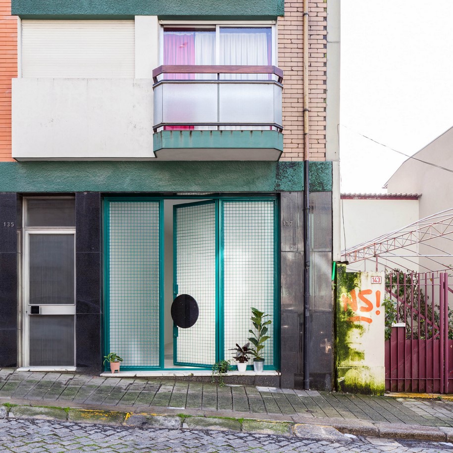 Archisearch Fala atelier designed a house along a wall in Porto