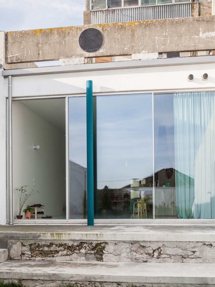 Archisearch Fala atelier designed a house along a wall in Porto