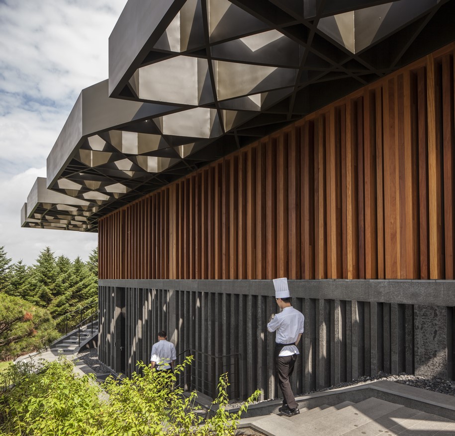 Mecanoo, Taekwang Country Club Café , Gyeonggi-do, South Korea, 2015