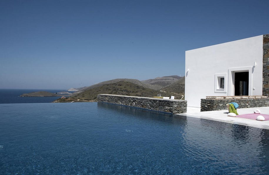 Syros, house, vacation, holiday, minimalism, greek architecture, Greece, island, Aegean Sea, Cycladic, white, interios, Evi Kostakioti, Vangelis Paterakis