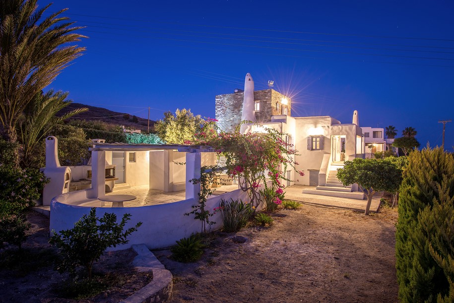 Archisearch House in vineyard at Kamares Paros island / Nikolas Kouretas