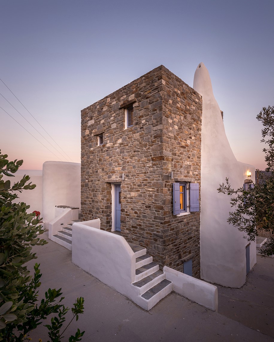 Archisearch House in vineyard at Kamares Paros island / Nikolas Kouretas