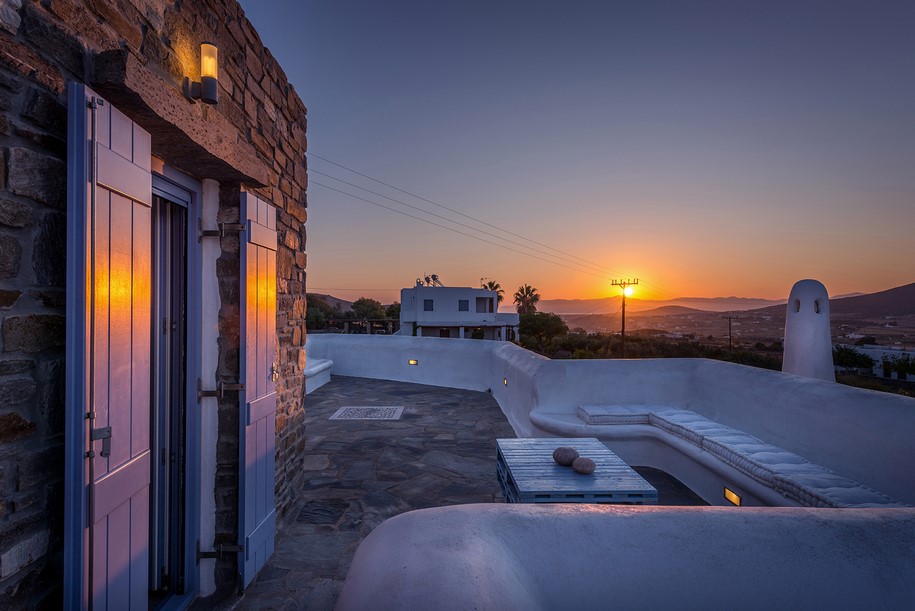 Archisearch House in vineyard at Kamares Paros island / Nikolas Kouretas