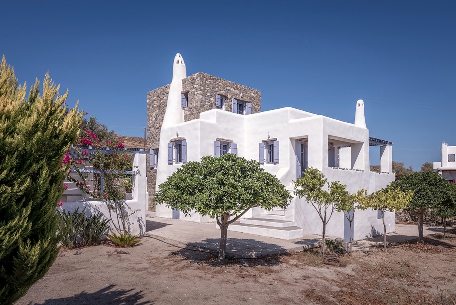 Archisearch House in vineyard at Kamares Paros island / Nikolas Kouretas