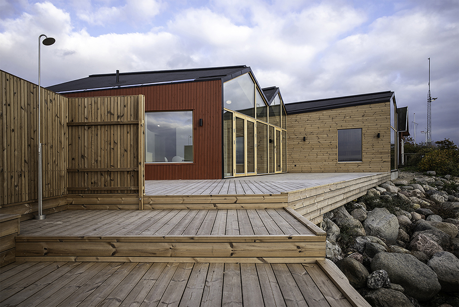 Archisearch ISFUGLEN: winter bathing club in Brøndby Marine Harbor | Matters architects