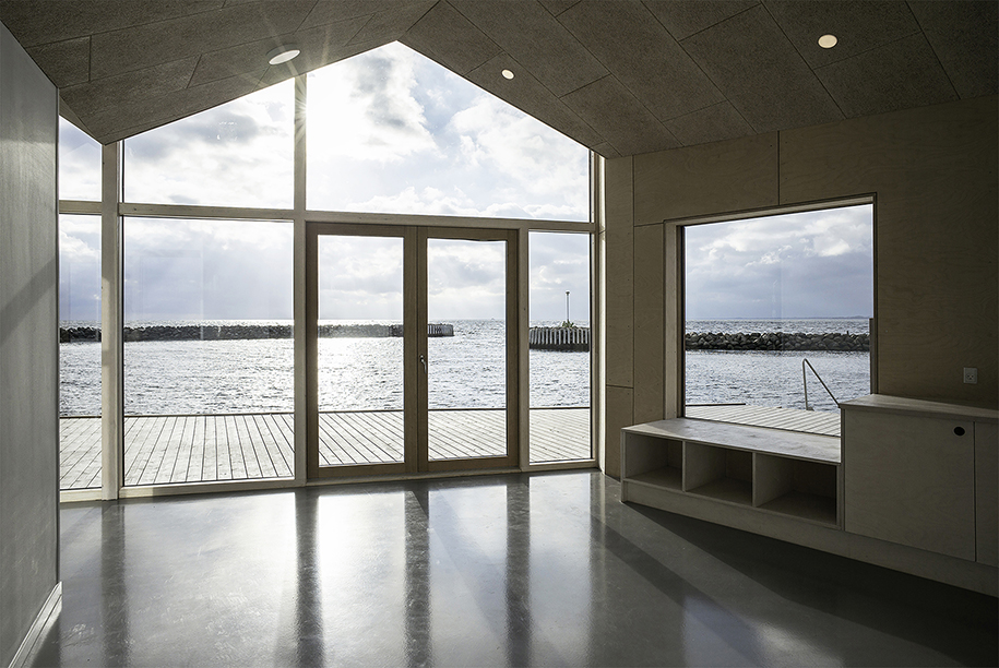 Archisearch ISFUGLEN: winter bathing club in Brøndby Marine Harbor | Matters architects