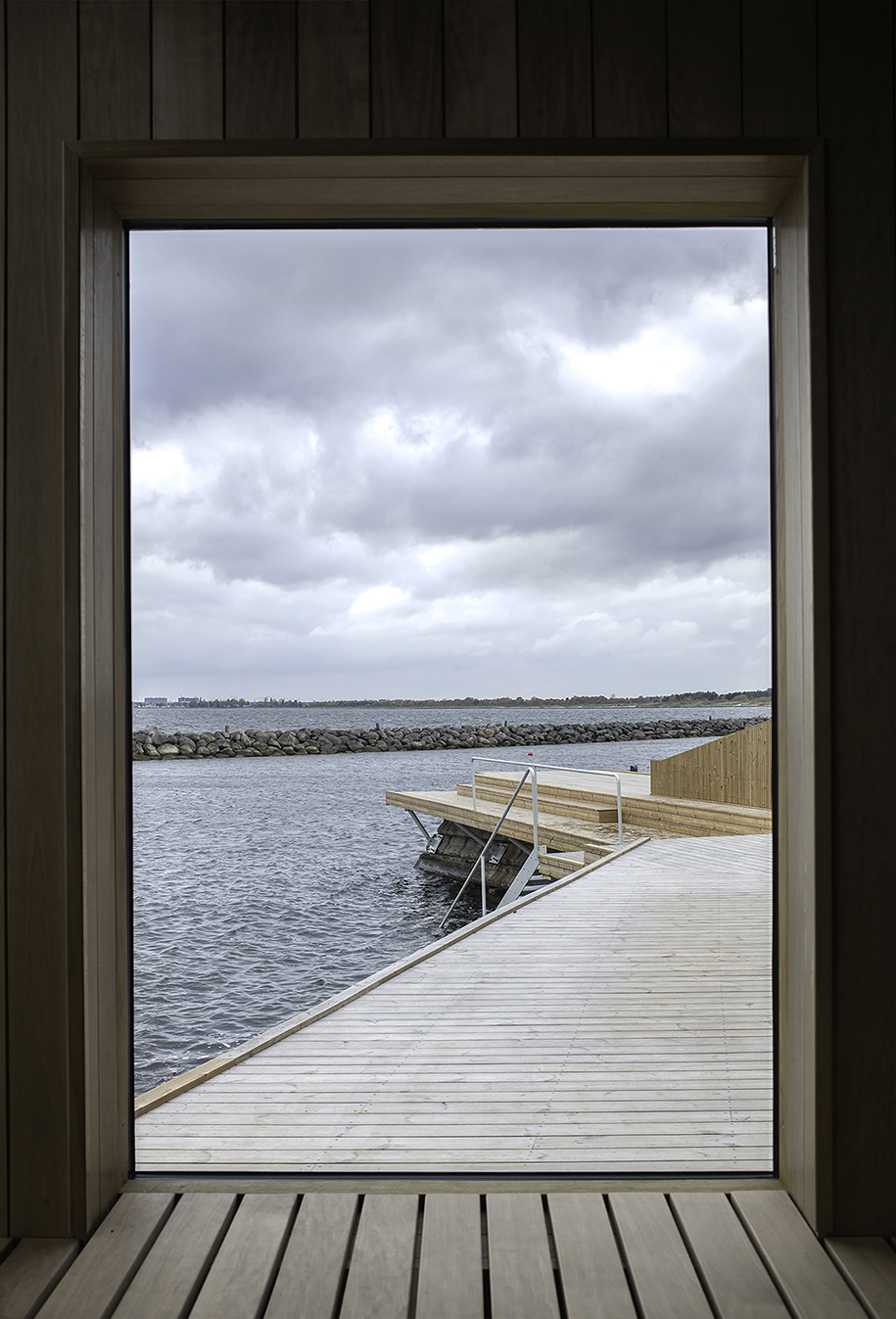 Archisearch ISFUGLEN: winter bathing club in Brøndby Marine Harbor | Matters architects