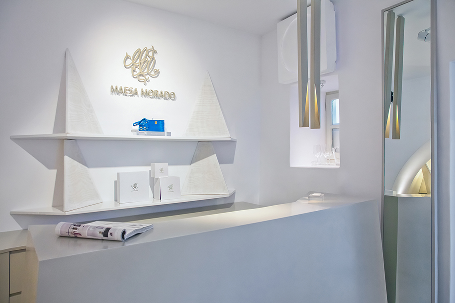 Archisearch Lantavos Projects Design Cycladic White Jewelery Store in Mykonos