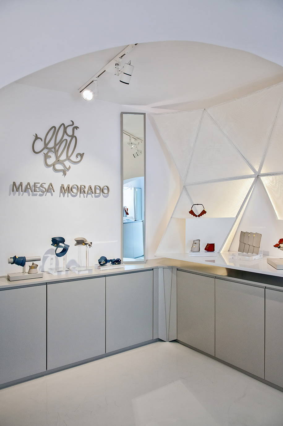 Archisearch Lantavos Projects Design Cycladic White Jewelery Store in Mykonos