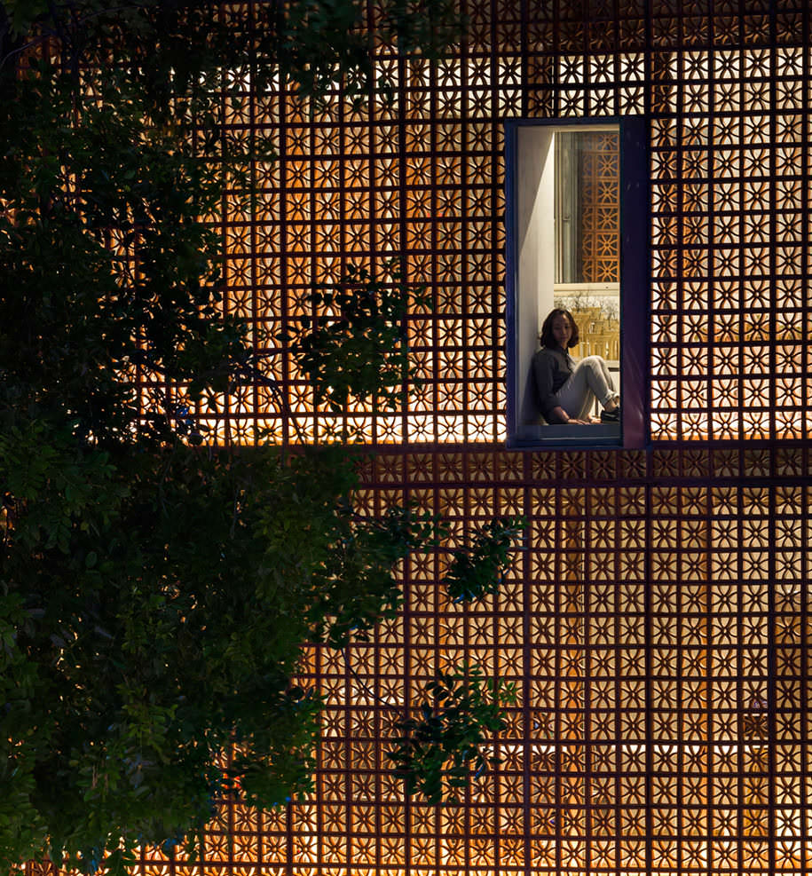 showroom, nanoco, VTN, architects, lighting, terracotta, façade