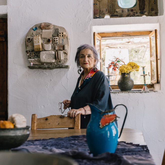 Archisearch - Νέλλα Γκόλαντα (1941-2023): «Τα έργα μου είναι σαν κάτοπτρα του τοπίου.»