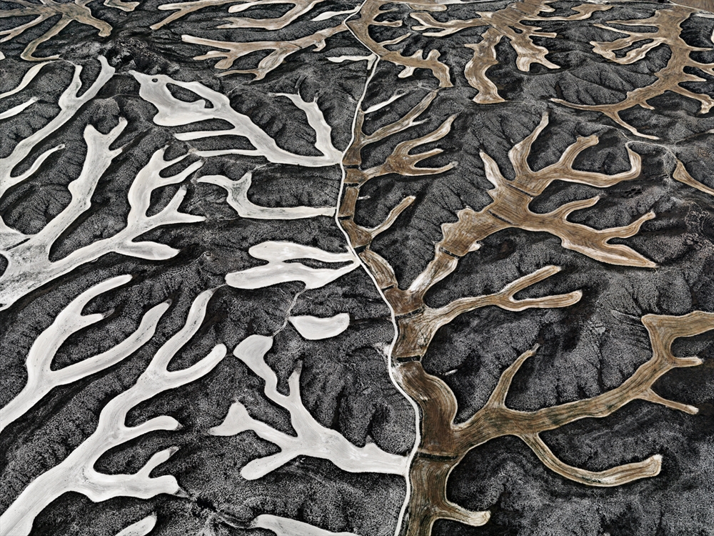 Archisearch - Dryland Farming #2, Monegros County, Aragon, Spain, 2010 (c) Edward Burtynsky, courtesy   Nicholas Metivier Gallery, Toronto