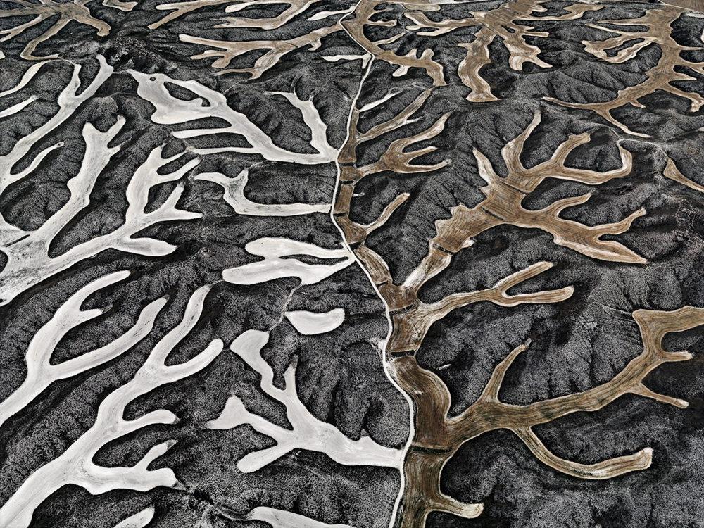 Archisearch - Dryland Farming #2, Monegros County, Aragon, Spain, 2010 (c) Edward Burtynsky, courtesy   Nicholas Metivier Gallery, Toronto