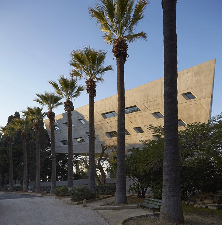 Archisearch ISSAM FARES INSTITUTE FOR PUBLIC POLICY AND INTERNATIONAL AFFAIRS AT THE AMERICAN UNIVERSITY OF BEIRUT BY ZAHA HADID ARCHITECTS