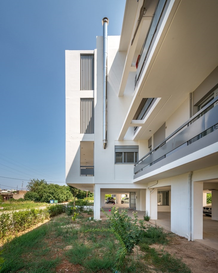 Archisearch - Western facade, Thiresias Residential Building, Patras Greece, Barlas Architects (c) Pygmalion Karatzas