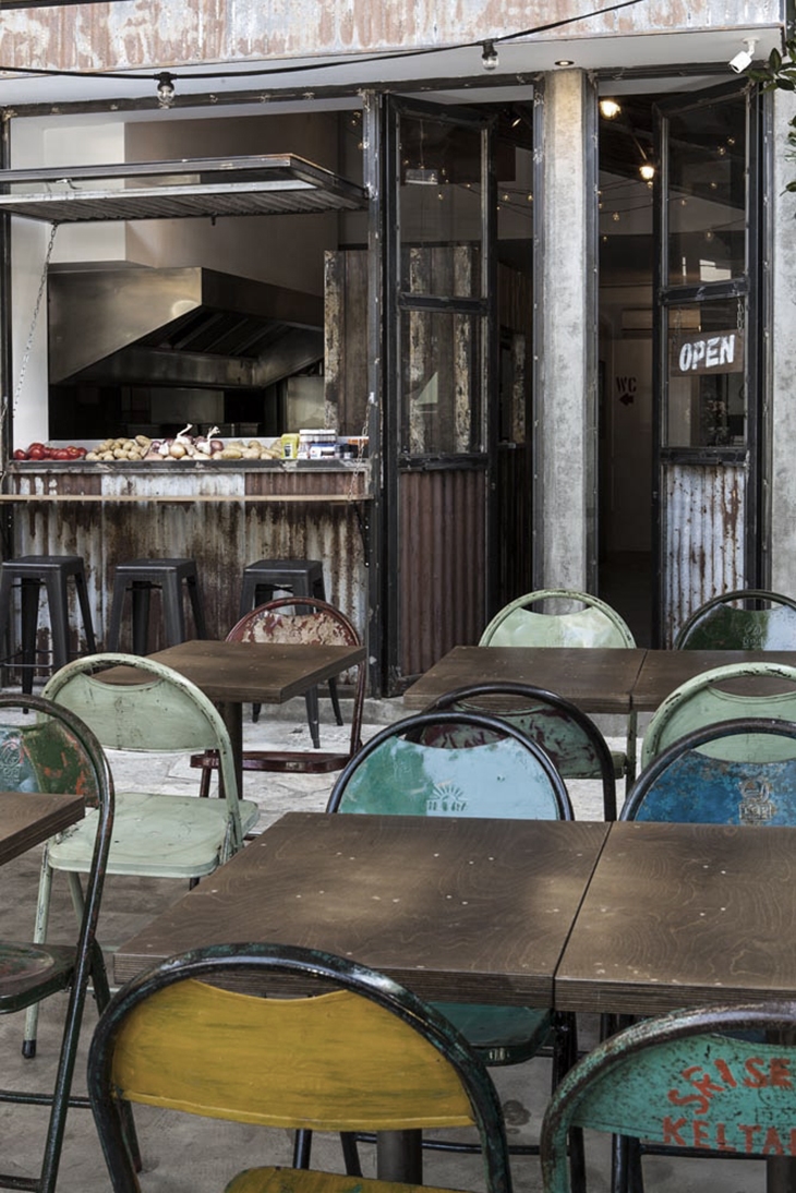 Archisearch - Gigi Street Food Burger in N. Erythraia