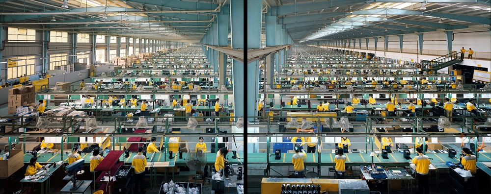 Archisearch - Manufacturing #10ab, Cankun Factory, Xiamen City, China, 2005 (c) Edward Burtynsky, courtesy   Nicholas Metivier Gallery, Toronto