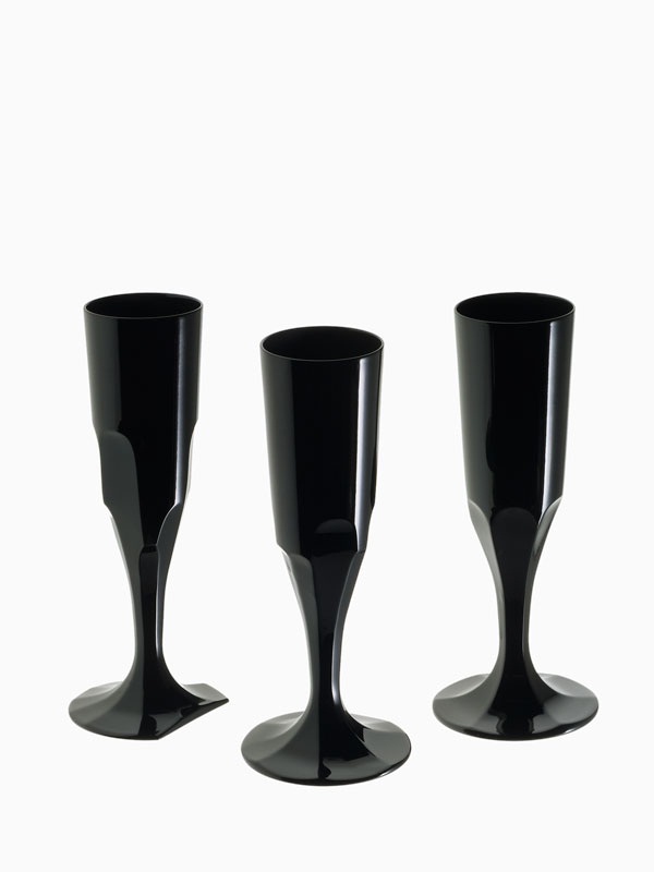 Archisearch - CUTS by Fiona Pender plays with the characteristic cut feature of the Harcourt glass but applied irregularly on a set of champagne flutes.  Black crystal is a complicated material to work with and has become a speciality for Baccarat. 