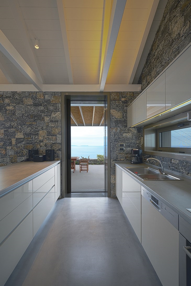 Archisearch Villa Melana at Tyros, Greece / Valia Foufa & Panos Papassotiriou