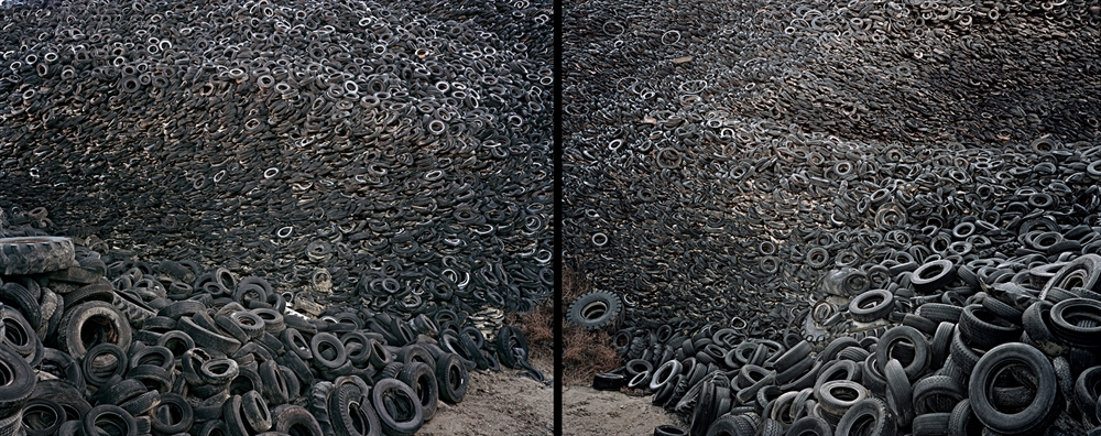 Archisearch - Oxford Tire Pile #9ab, Westley, California, USA, 1999 (c) Edward Burtynsky, courtesy Nicholas  Metivier Gallery, Toronto