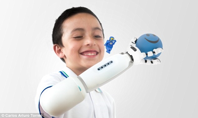 Archisearch - IKO / THE PROSTHETIC ARM BUILT WITH LEGO / VIDEO