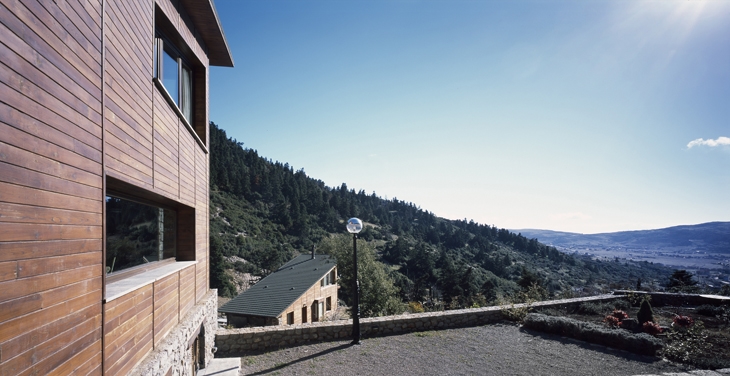 Archisearch - Five houses at Parnassus Mountain / Roula Kotsilati & Vangelis Hatzis / Photo by Erieta Attali