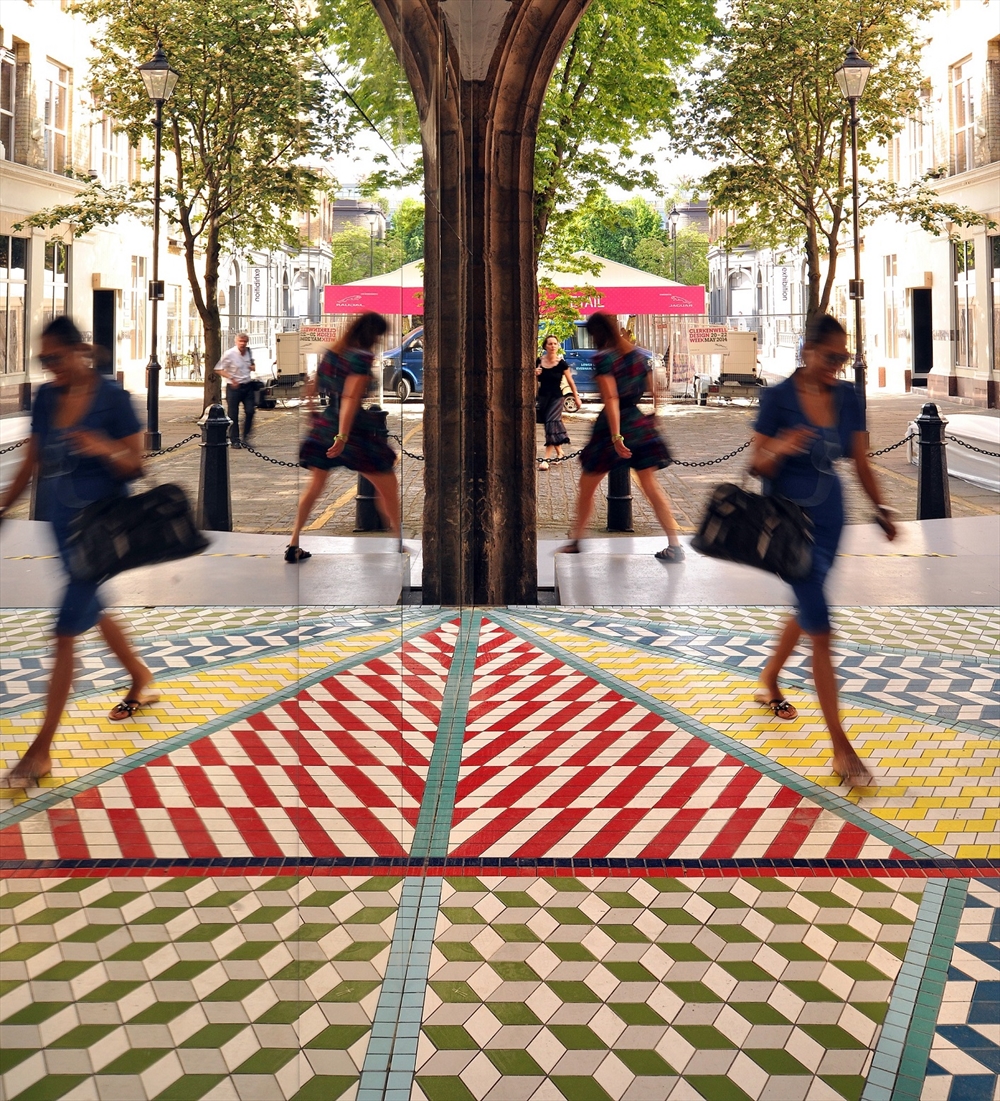 Archisearch TILE MILE INSTALLATION AT THE CLERKENWELL DESIGN WEEK