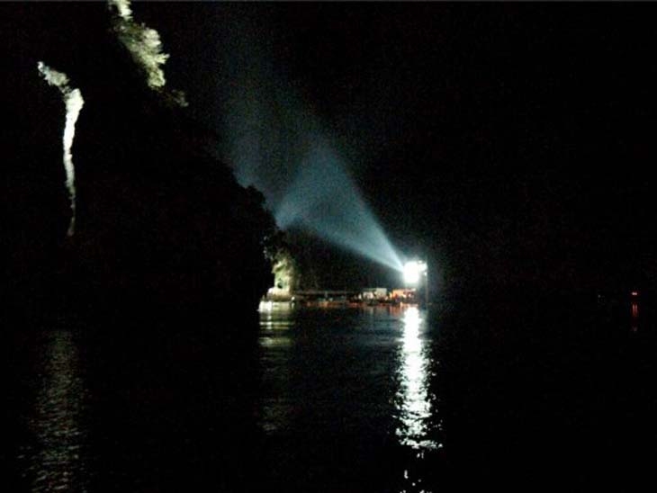 Archisearch FLOATING AUDITORIUM BY OLE SCHEEREN; FILM ON THE ROCKS YAO NOI