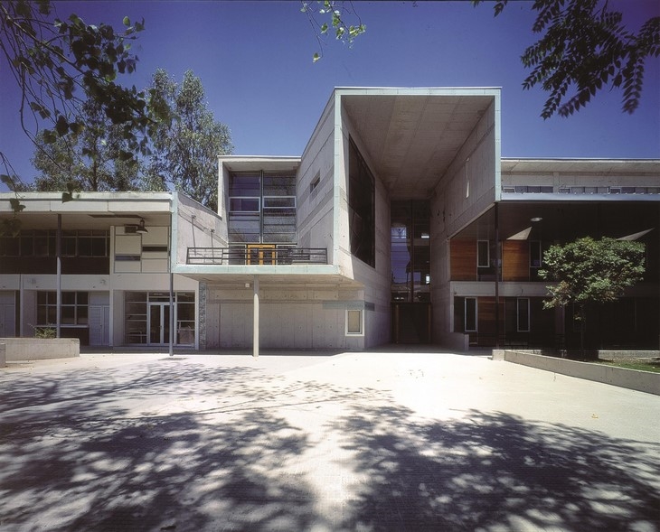 Archisearch - Mathematics School, 1999, Universidad Católica de Chile, Santiago, Chile  Photo by Tadeuz Jalocha