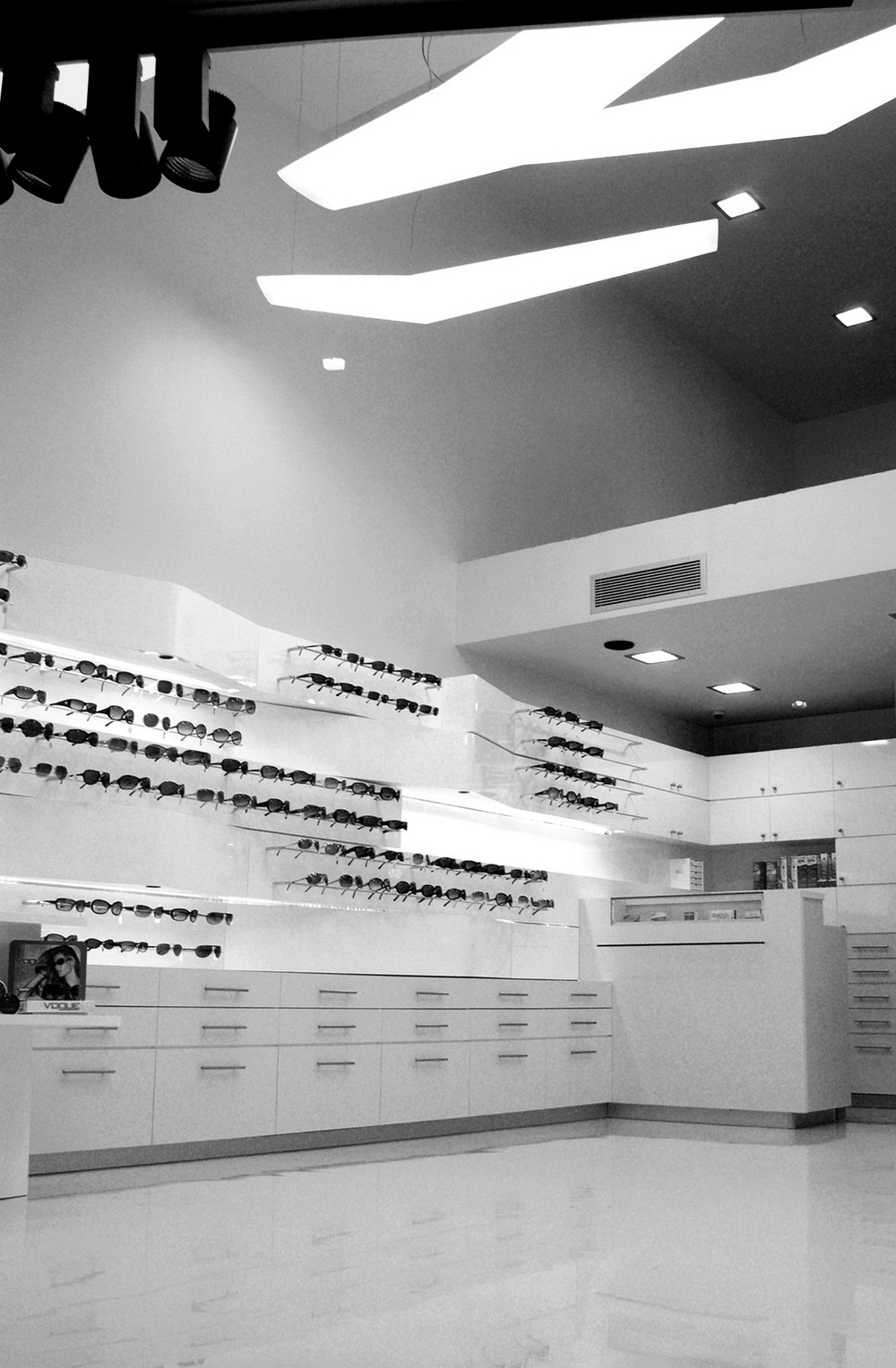 Archisearch - ΕΡΓΑΣΤΗΡΙΟ ΟΠΤΙΚΩΝ EYELAB / ΣΙΜΟΣ ΒΑΜΒΑΚΙΔΗΣ