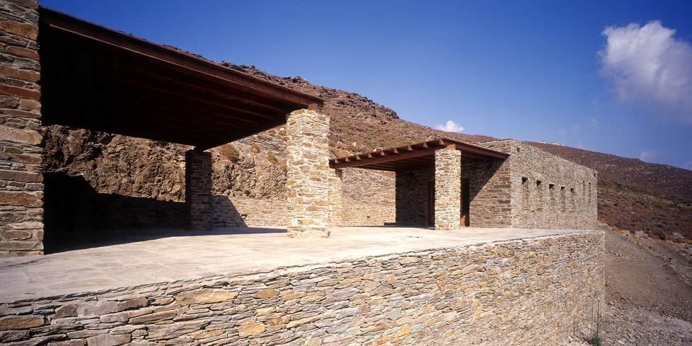 Archisearch - Location: «Charakas», Gavrio, Andros , Cyclades / Architectural Design: Katerina Tsigarida Architects / Architects: K. Tsigarida, T. Tantsis, A. Tellios, G. Toutourtsidou / Contruction Management: A. Kapon / Design: 2001 / Construction: 2003-2004 / Total area: 200 sqm / Photos: E. Attali, Y. Yerolymbos 