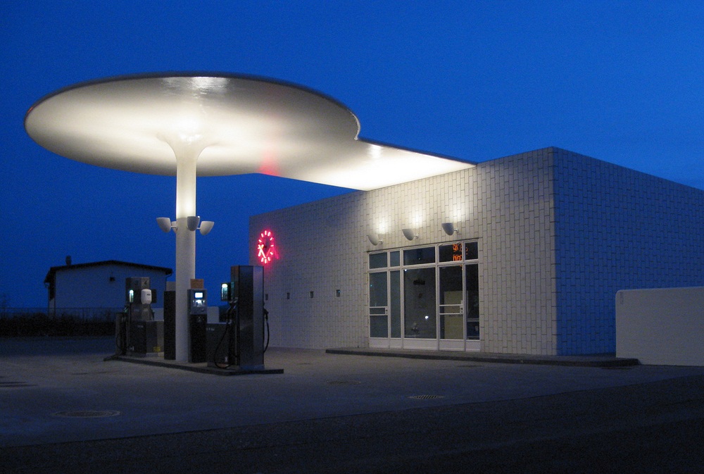 Archisearch - Arne Jacobsen benzintank_Moerke