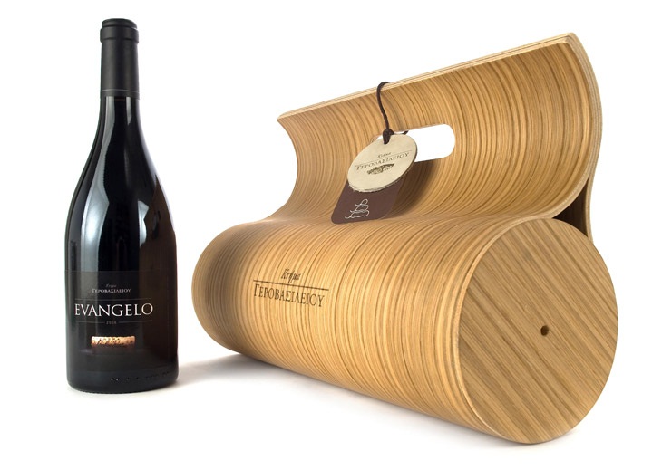 Archisearch -  O βιομηχανικός σχεδιαστής Θανάσης Μπάμπαλης μας μιλά για την γοητεία της συσκευασίας και την λογική της επανάχρησης