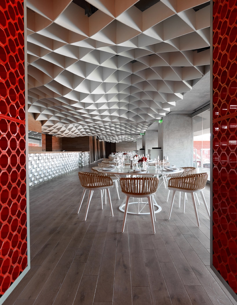 Archisearch V'AMMOS RESTAURANT / KARAISKAKIS STADIUM / LM ARCHITECTS